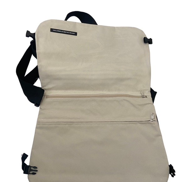 United Colors of Benetton Messenger Reversible  Bag (NWT) - Picture 2 of 5